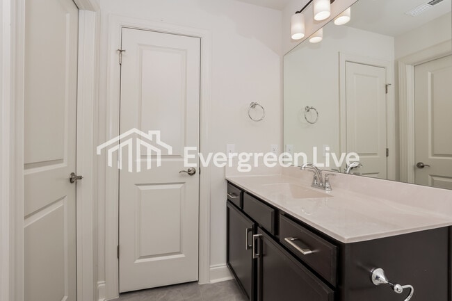 Photo - 738 Elkins Dr