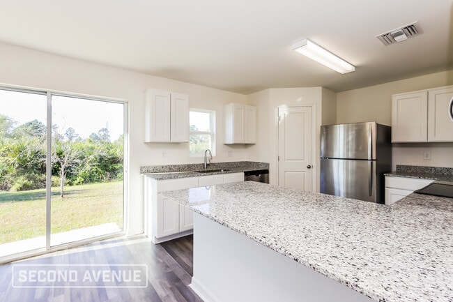Photo - 3301 65th St W