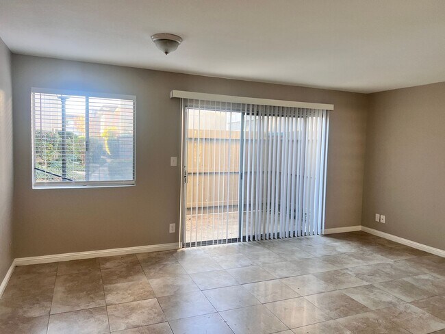 Photo - SUNNYVALE- 2 Bedroom 1.5 Bath Condominium -Washer & Dryer Included Unidad 6