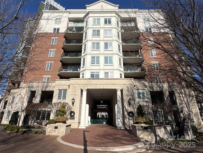 Building Photo - 300 W 5th St Unit 407 Rental