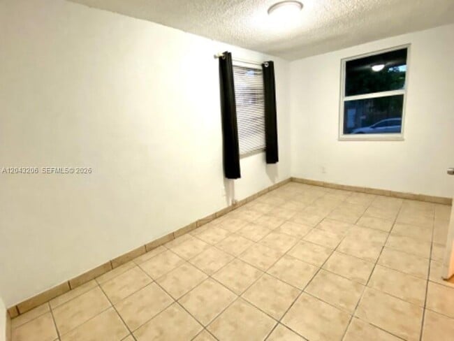 4307 SW 9th St Unit 4307