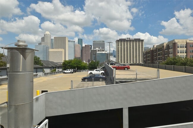 Photo - 2510 Travis St Unidad 202