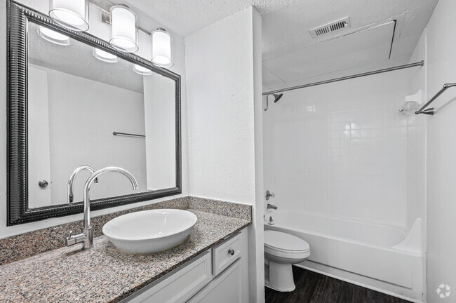 1BR, 1BA - 700SF A2