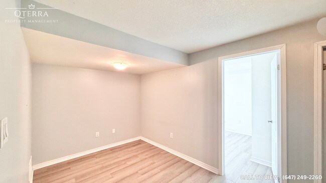 Photo - 440 Queen Mary Dr