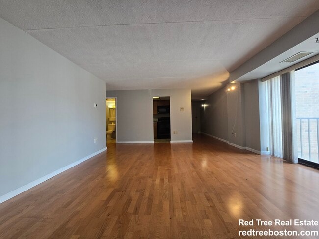 Building Photo - 1243 Beacon St Unit 2D Rental