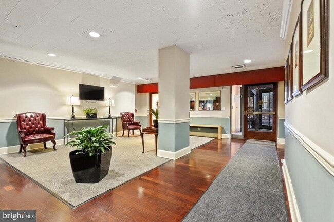 Lobby - 1101 Saint Paul St Unit 301