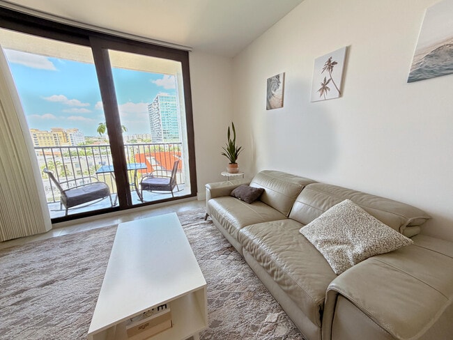Photo - 651 Okeechobee Blvd Unit 808