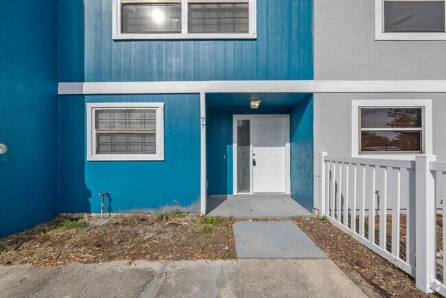 Building Photo - ***CUTE! Largo Townhome NOW *** 2 Bed. 1&1...