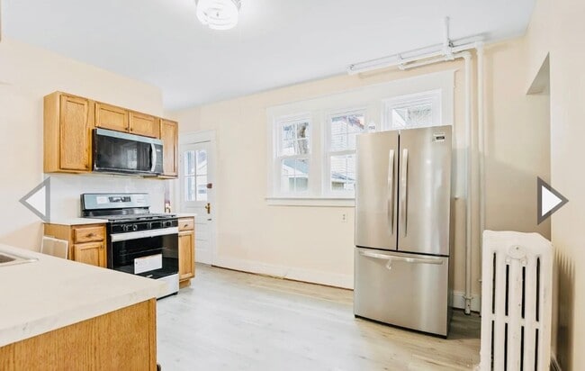 Photo - Private room available in clean, well maintained home - UTILITIES INCLUDED Unit 1st Floor - 2