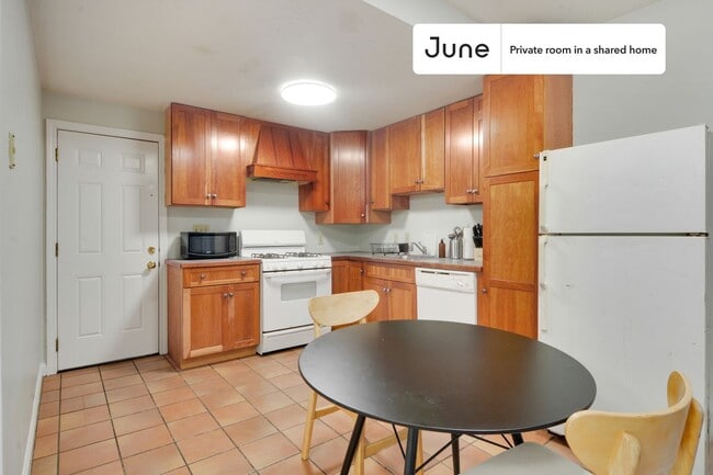 Photo - Room in Shared 5 bed/3 bath home Unit B