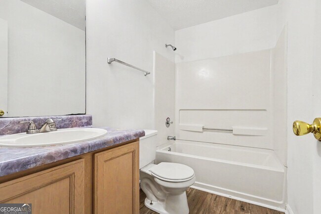 Photo - 2233 Glen Briar Way