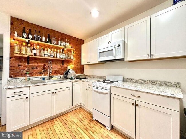 Building Photo - 1710 N Bouvier St