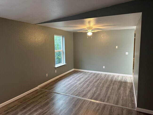 Photo - 214 Prescott St