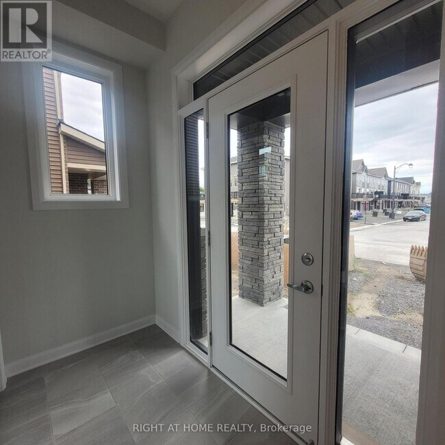 Photo - 239 Elsie MacGill Walk