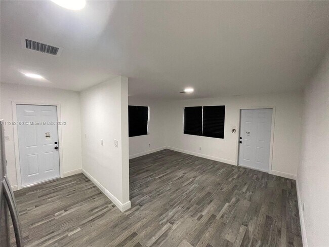 Photo - 2731 NW 14th St Unidad 1 - 2