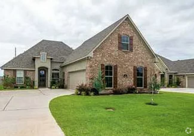 Building Photo - Beautiful 4bed/3 bath home in North Bossier