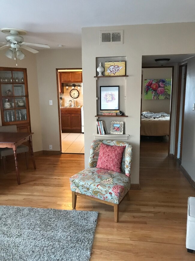 Photo - 2554 N Wauwatosa Ave Unit 1