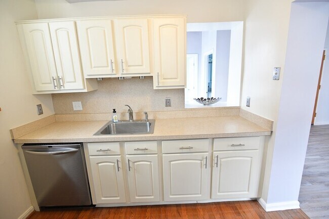 Photo - 10 Linwood St Unit 204