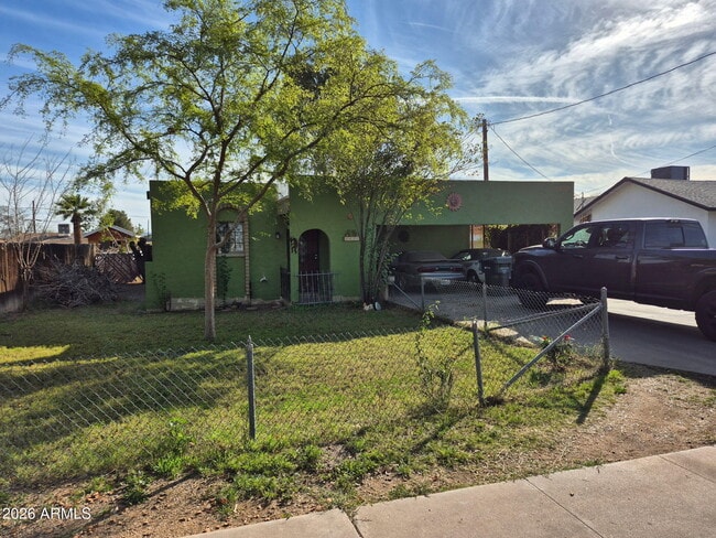 Building Photo - 1423 E Virginia Ave