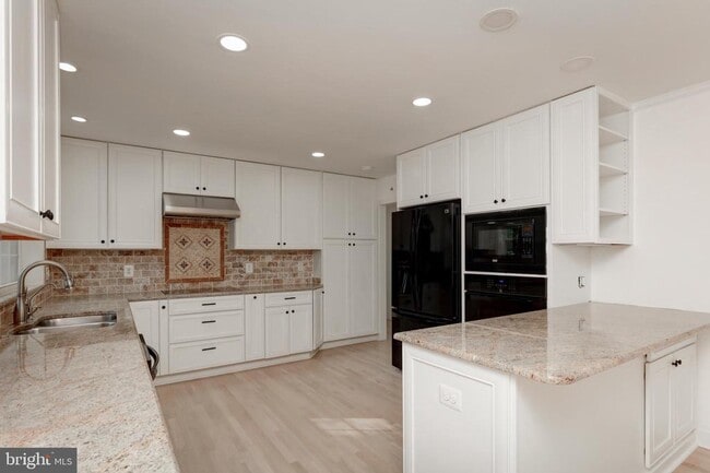 Photo - 3858 N Tazewell St