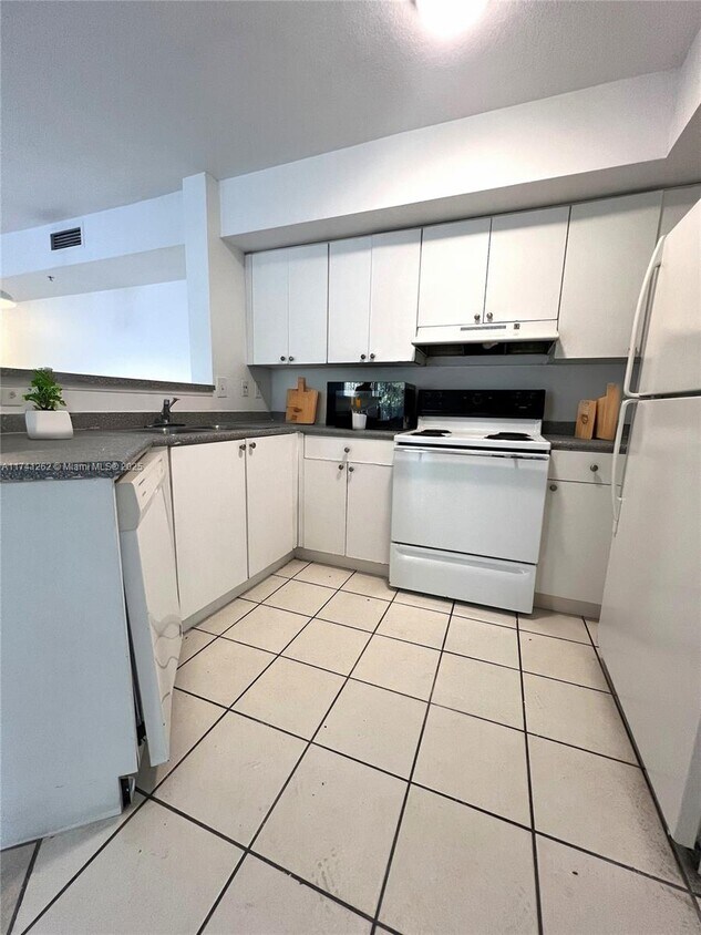 Photo - 17602 NW 25th Ave (Miami Gardens, FL)
