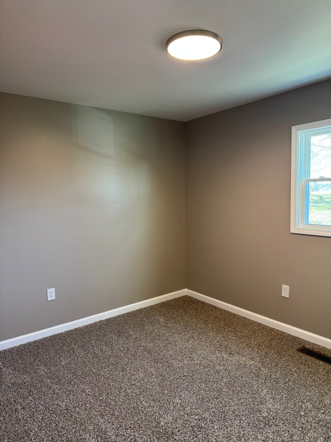 Photo - 138 Cherry Ln