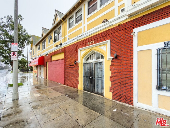 Photo - 4367 S Van Ness Ave Unit 4