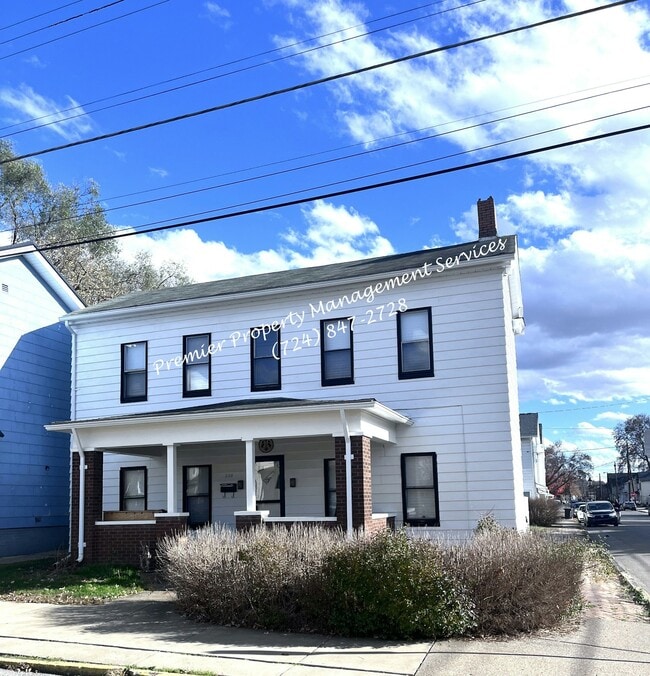Building Photo - 600 8th St