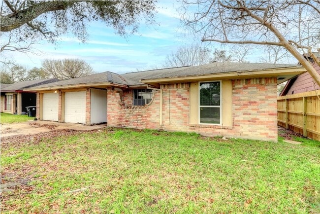 Photo - 7206 Yellow Pine Dr