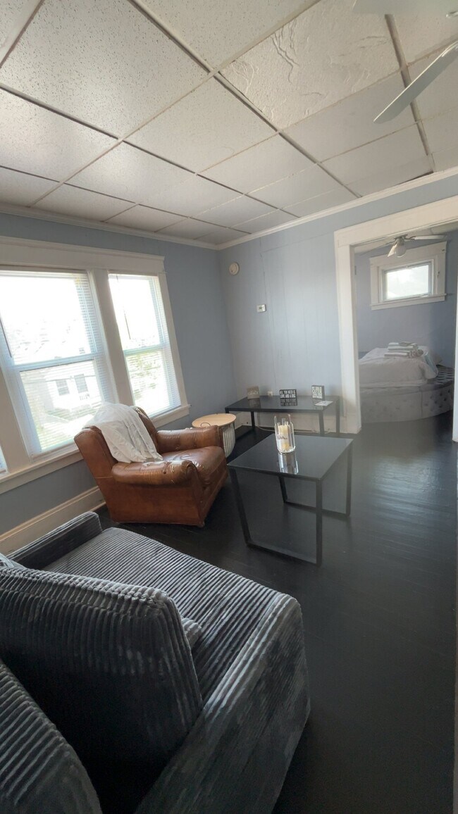 Photo - 3454 E 76th St Unit 2nd/1bd