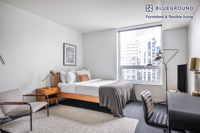 Building Photo - 2116 4th Ave Unit FL15-ID120