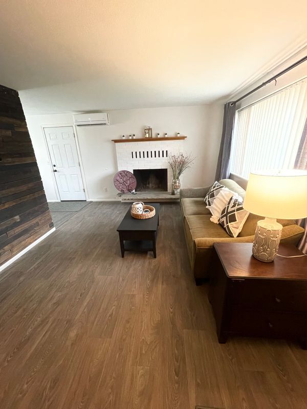 Photo - 455 S Morain St