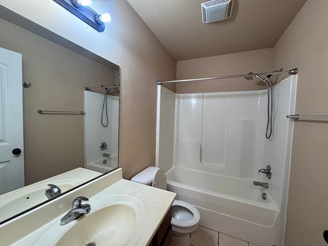 Photo - 196 Lyle Curtis Cir Unit A