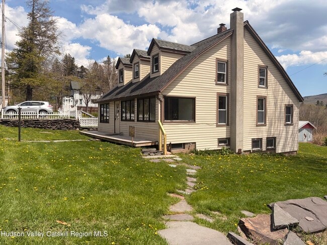 39 S Main St