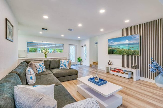 Photo - 830 SW 14th Ct Unidad SI FL1-ID1475649P