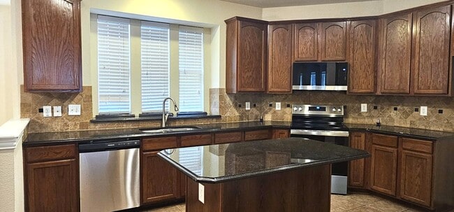 Photo - 1117 Caudle Ln