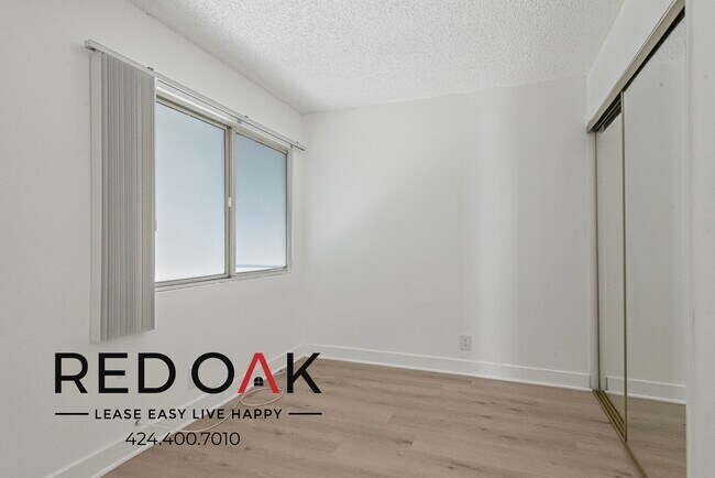 Photo - ~$400 OFF Each Month + 1 Month Free Parkin... Unidad 1