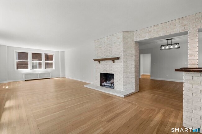 Photo - 1070 Whitney Ave Unit 1