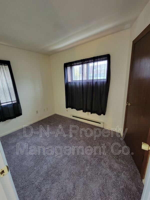 Photo - 111 N Courtland St House