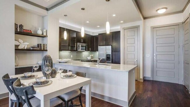 Photo - 2828 Lemmon Ave E Unidad b9