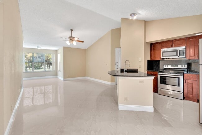 Photo - 3460 Pinewalk Dr N House