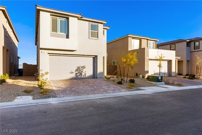 Photo - 1592 Pacific Baza St