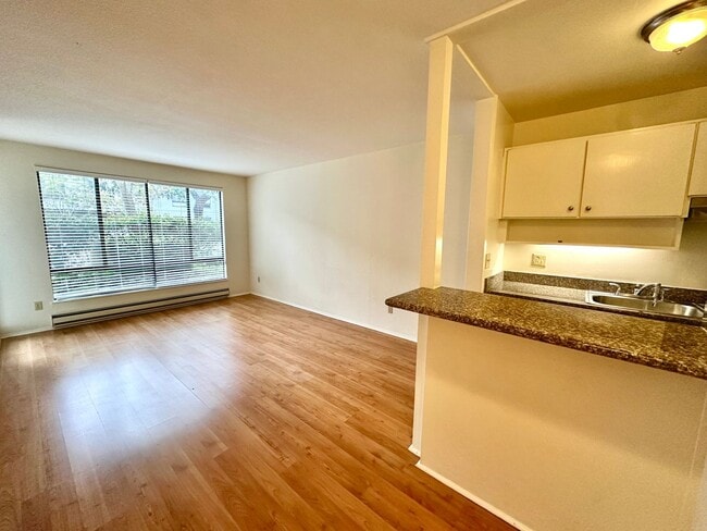 Photo - First Floor Studio Available in Watergate Complex of Emeryville! Unit 239