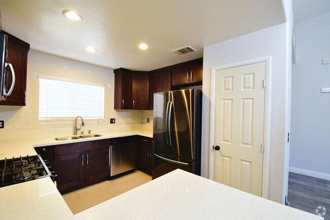 Building Photo - Live In The Heart Of Summerlin 2 Bed 2 Bat... Unit 205 Rental