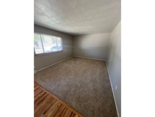 Photo - 700 E Eastman Ave