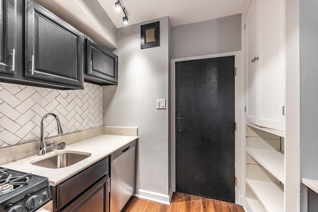 Photo - 1140 N La Salle Dr Unit 101
