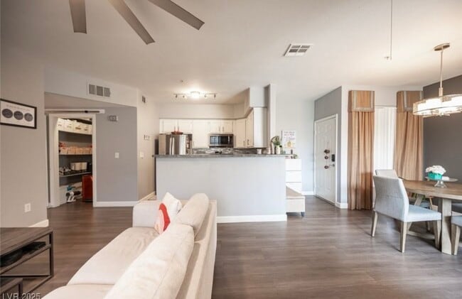 Building Photo - 7147 S Durango Dr Unit 312