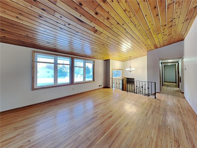 Photo - 9241 34th Ave N