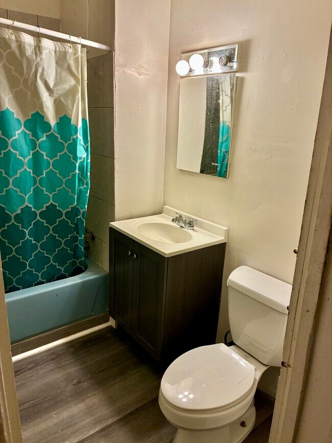 Photo - 1706 N Springfield Ave Unit G