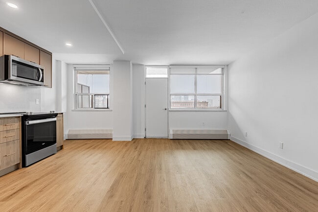 Building Photo - 135 Tyndall Ave